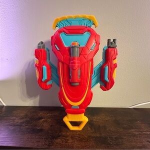 Nerf‎ Marvel Avengers Mech  Role Play Iron Man Strikeshot Gauntlet on Wrist